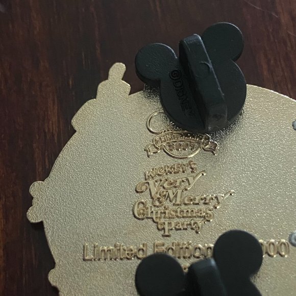 2007 Limited Edition Very Merry Christmas Party Goofy Toy Soldier Party Pin - Picture 4 of 4